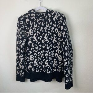 Ugg Womens black white animal print shorts hoodie L